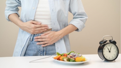 睡前3小時空腹好處多? 研究大推「夜間斷食法」:讓身體「真正休息」,還能幫助降血壓