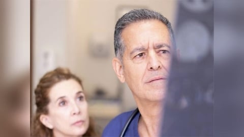 抗癌成功18年後  他「咳嗽帶血絲」竟HPV陽性口咽癌二度敲門