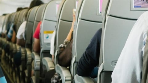 長途飛機想睡好覺千萬別選機尾？空服員揭：這2大區域才是平穩安靜首選