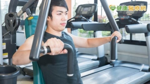 27歲男健身臥推竟造成胸大肌斷裂！手術與復健雙管齊下助重拾力量