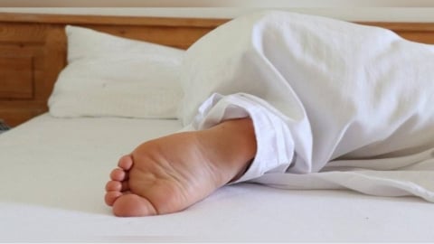 睡到臉色發黑！男血氧剩55％　醫揭嚴重睡眠呼吸中止症