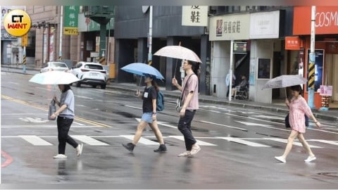 今降雨漸歇稍回溫！明起北東轉濕涼　東北季風接力報到