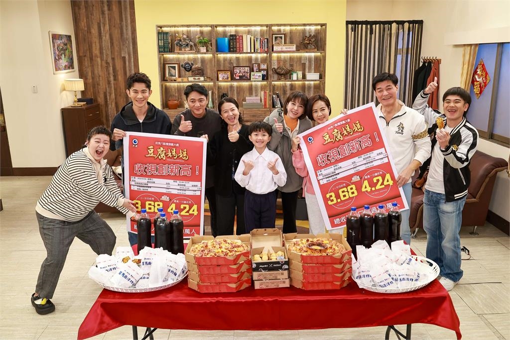 《豆腐媽媽》收視破紀錄飆破4.24！陳仙梅「下跪道歉」竟遭影帝逼退群