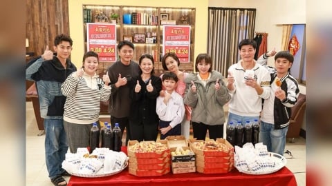 《豆腐媽媽》收視破紀錄飆破4.24！陳仙梅「下跪道歉」竟遭影帝逼退群