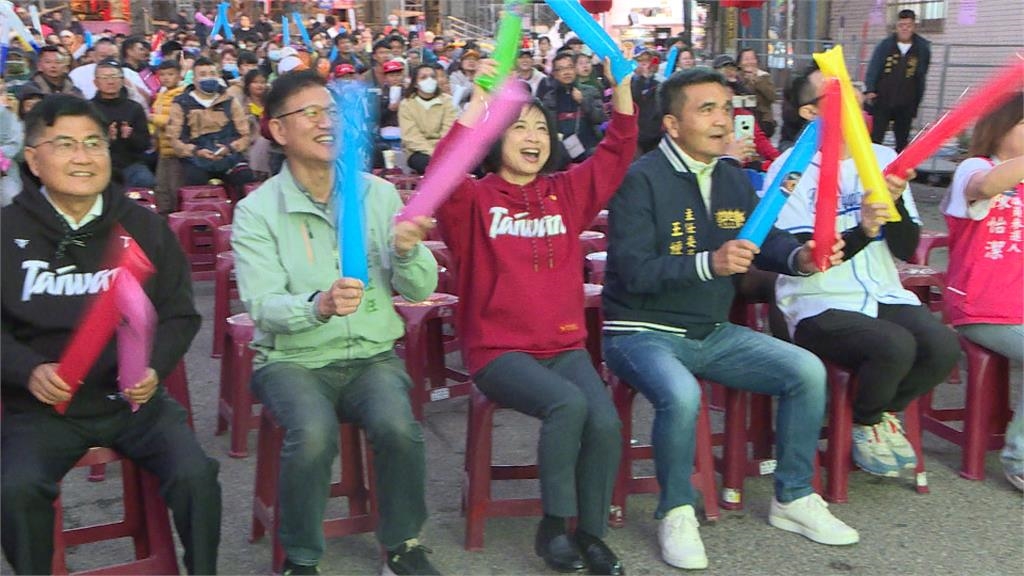 挺台灣隊！中市府前廣場湧近萬人應援　球迷：不要放棄