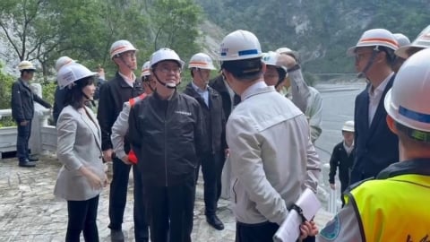 卓榮泰視查中橫、太魯閣　長春祠仍需28個月復原稱「值得等待」