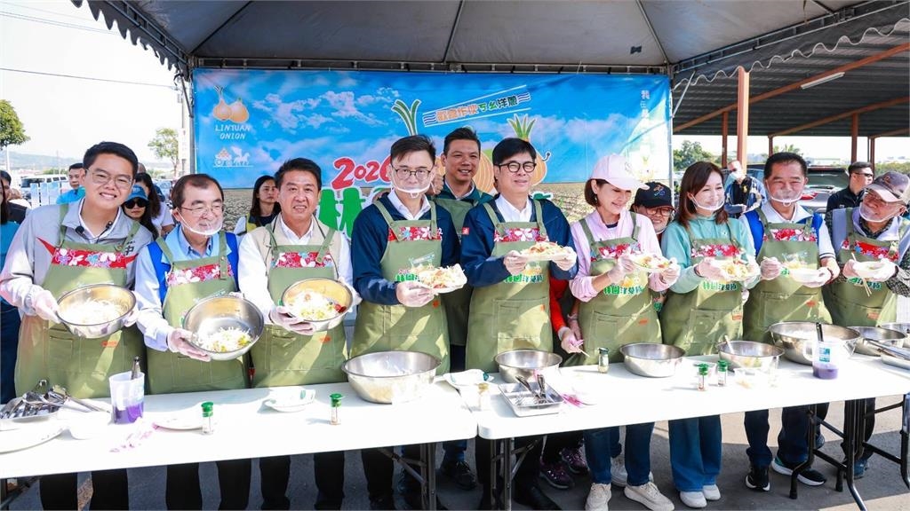 快新聞／林園洋蔥節熱鬧登場　陳其邁下田「ㄎㄠ蔥頭」邀民眾挺農民