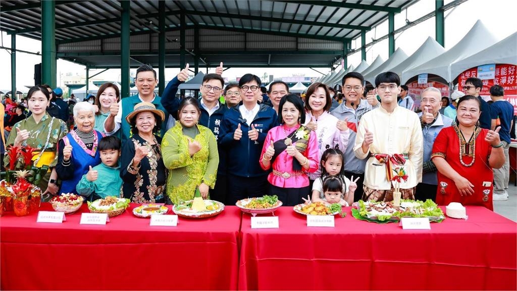 快新聞／林園洋蔥節熱鬧登場　陳其邁下田「ㄎㄠ蔥頭」邀民眾挺農民