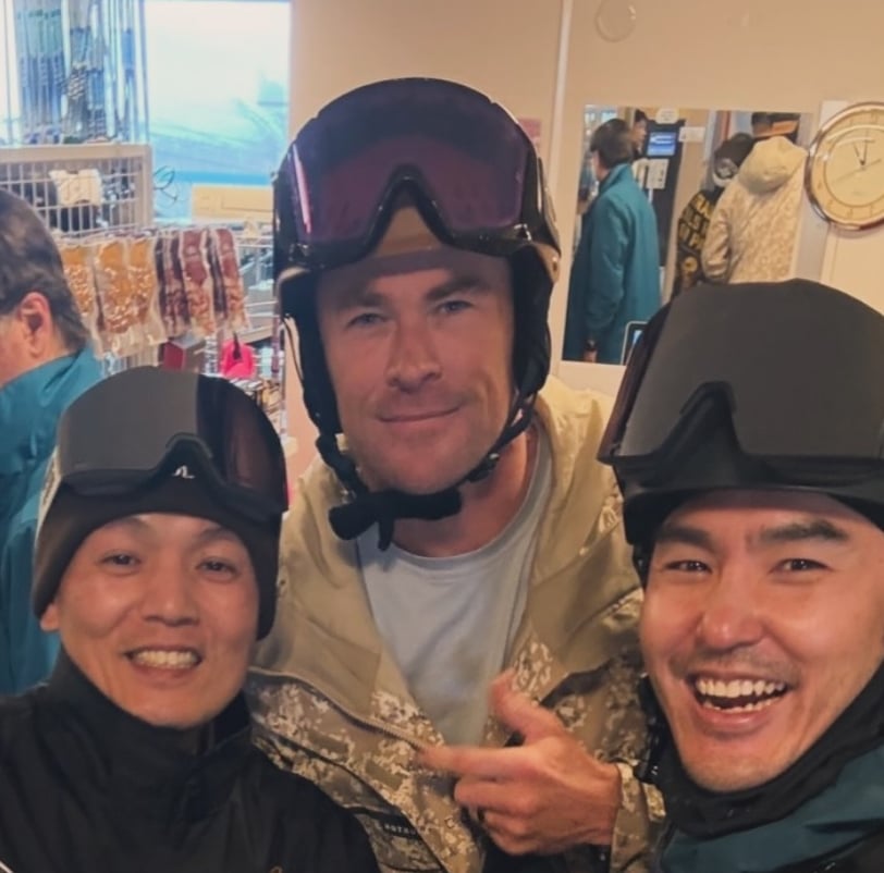 春風、阮經天滑雪巧遇雷神索爾？三人跨國世紀同框網驚：不可能的任務