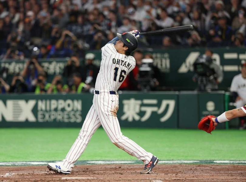 日本王牌大谷翔平在3局下擊出全壘打，連續兩天開轟。（圖／達志／美聯社）