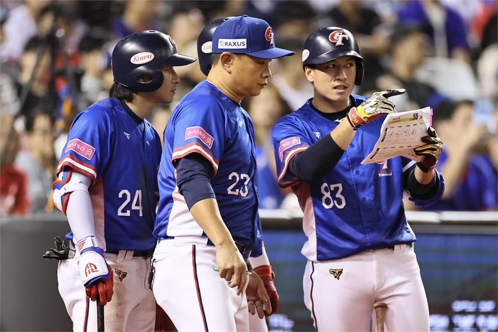 經典賽／費仔轟出逆轉砲「關鍵原因」找到了！他曝「1畫面」網驚：點飲料的力量