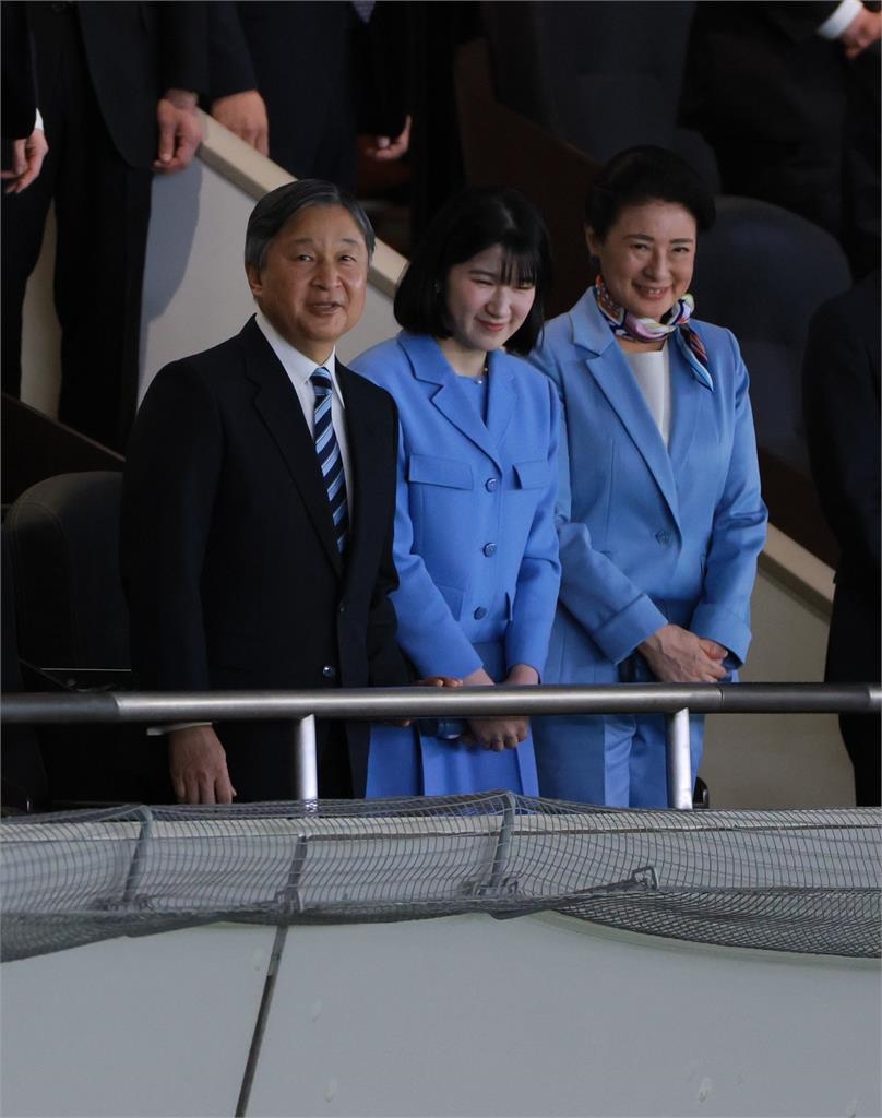 經典賽／睽違60年「天覽試合」！天皇一家現身東蛋　觀戰WBC日澳大戰