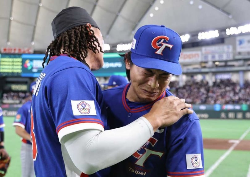 中華隊隊長陳傑憲在延長賽帶傷代跑跑回關鍵分，助台灣擊敗韓國。