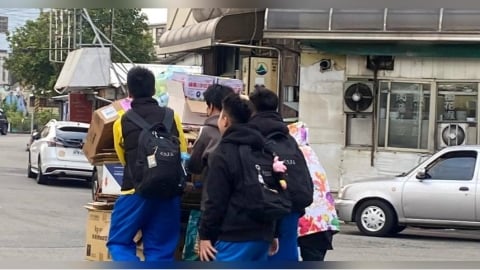 回收嬤推車險遭吹翻！「清水4國中生秒衝上前」畫面曝光　網讚：好暖心