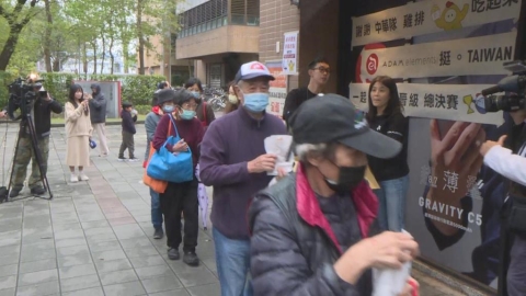 經典賽／霸氣發300片雞排！老闆加碼慶祝台灣隊贏韓國　超狂排隊畫面曝光