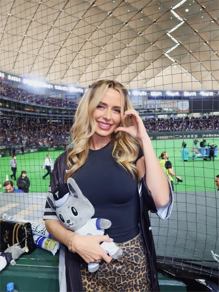 費仔辣妻愛上「CPBL歐告」！本人親解答真相「撞臉家中寵兒」網驚：太像了