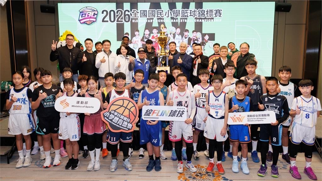 HBL(影)／拚衛冕前先鼓勵幼苗！松山隊長劉廷寬替小學聯賽站台、大方送簽名球