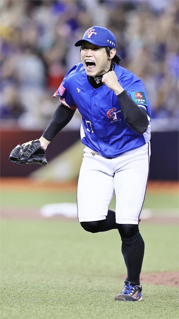 經典賽／台韓大戰後陳冠宇淚崩！意外撞臉「這1位民進黨大咖」本人親回14字