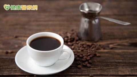 哈佛研究:每日飲用咖啡或茶 失智症風險降低!但專家提醒「不是萬靈丹」