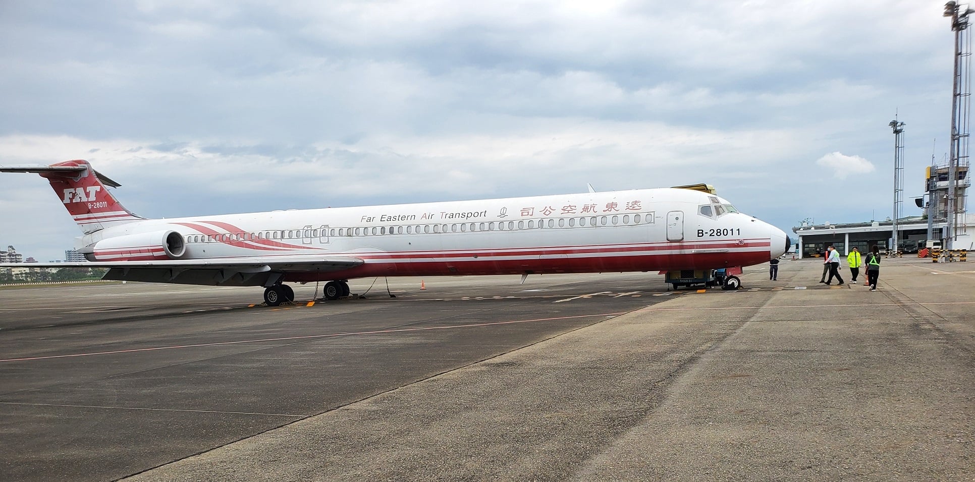 25年頭一遭！執行署高雄分署拍賣飛機 遠航MD-82起標價800萬