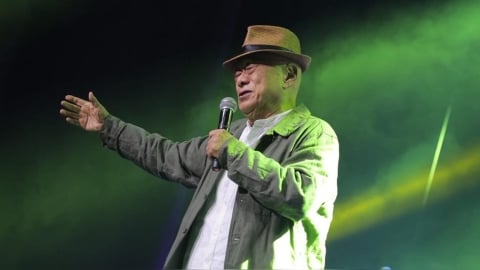 81歲凌峰「二度中風」康復返舞台！戒了50年菸癮「曝最新近況」