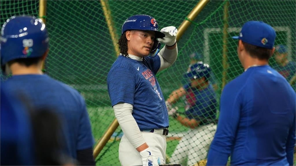 張育成抱陳傑憲「痛哭畫面」瘋傳！官方「曬1圖」網暴笑：國際賽水龍頭