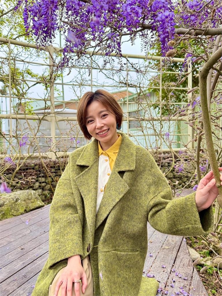 紫色瀑布美瘋了！王瞳化身「迷霧仙女」現身嘉義瑞里　開箱樹屋民宿嚇傻：老闆少算一個