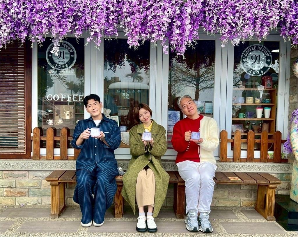 紫色瀑布美瘋了！王瞳化身「迷霧仙女」現身嘉義瑞里　開箱樹屋民宿嚇傻：老闆少算一個