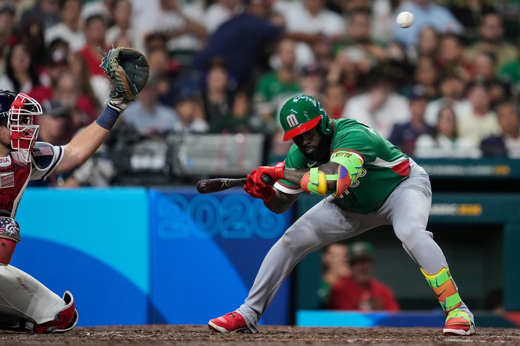 經典賽(影)／美國隊當家捕手勞雷鐵面無私！比賽中拒絕和水手隊友握手