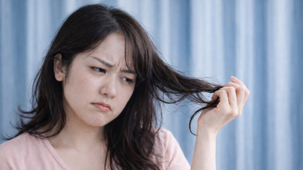 一有白髮就拔！會讓白髮消失還是越拔越多？