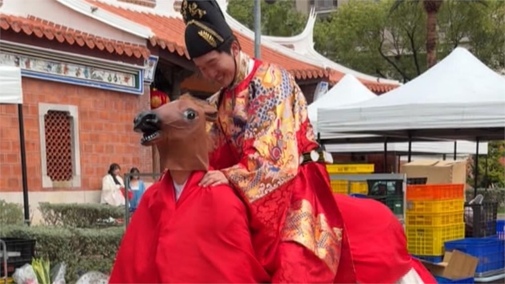 消防員娶護理師策劃婚禮驚喜　上演「CPR大賽」吸睛度百分百