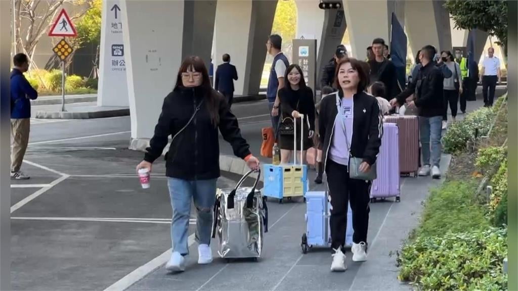 搭廉航行李箱被摔破！他靠「1關鍵動作」成功換新箱　網驚：這招一定要學起來