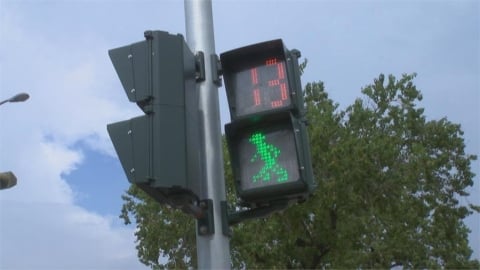 別跑了！交通號誌「小綠人」大改　卓榮泰下令取消閃爍加速動畫