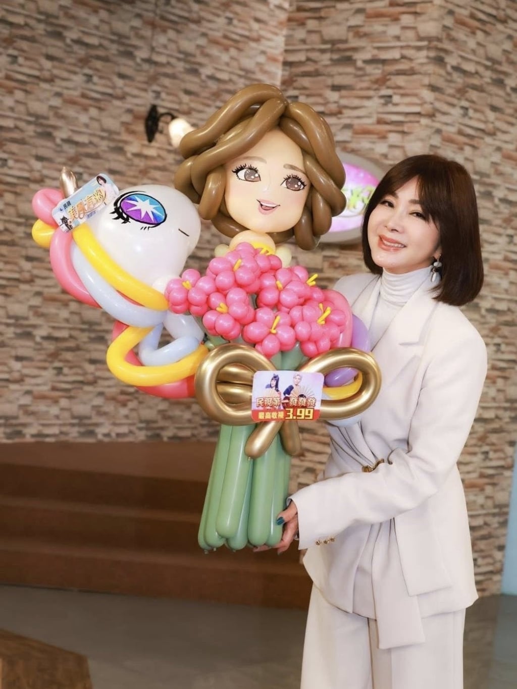 陳美鳳開工見「縮小版鳳鳳」好吃驚！神似程度獲本尊認證：真的是神複製