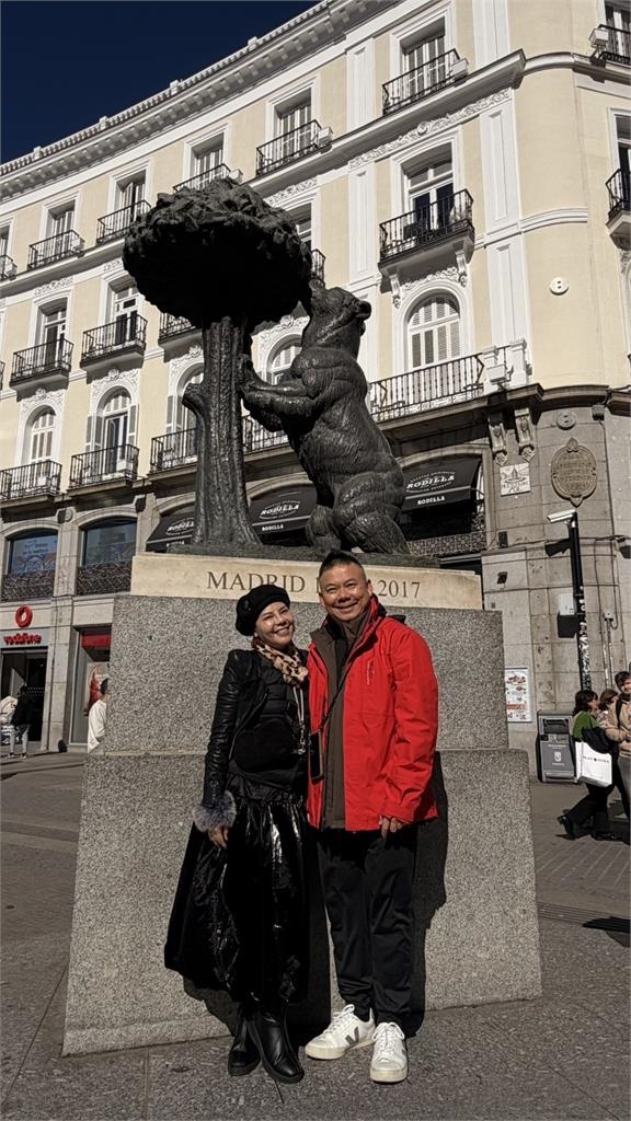 錦雯飛西班牙散心充電　揭老公「搭飛機上班」真實面：比想像更辛苦