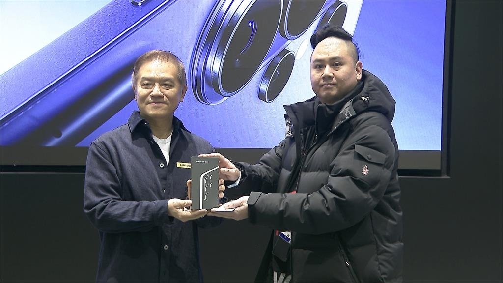 旗艦手機大戰！　韓廠新旗艦系列取機首日引排隊人龍