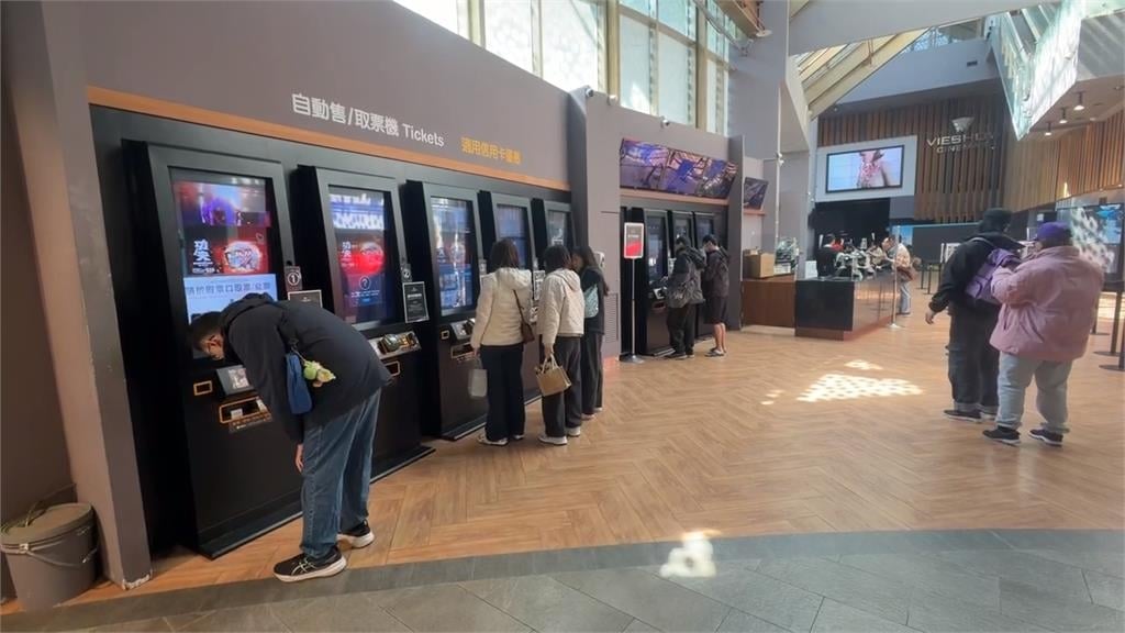 幫買電影票送飲料？男為「賺差價」　被揭穿還拍桌怒罵