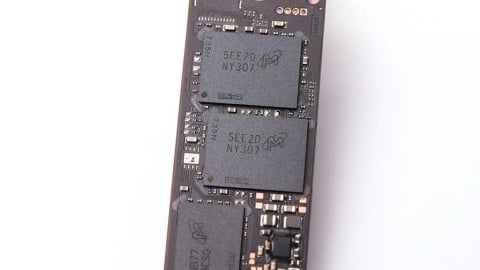 SSD漲翻天!AI熱擠壓傳統記憶體顆粒產能 下一波恐是顯卡