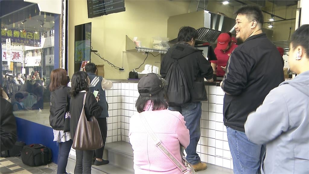 手扒雞始祖「香雞城」回來了 民眾排隊喊「來吃回憶的」