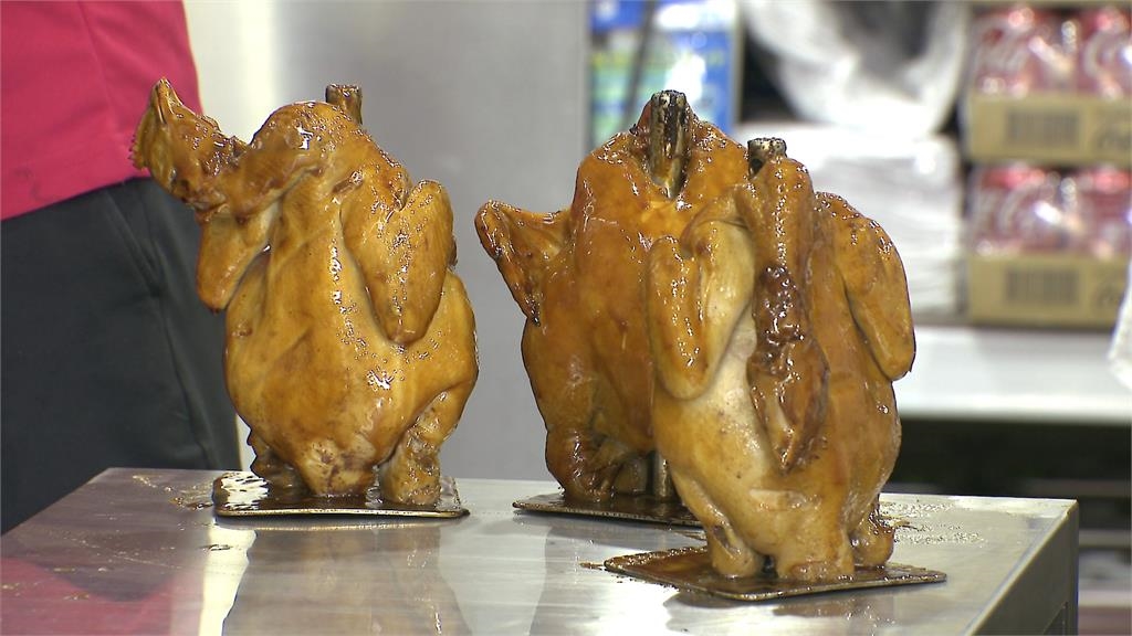 手扒雞始祖「香雞城」回來了 民眾排隊喊「來吃回憶的」