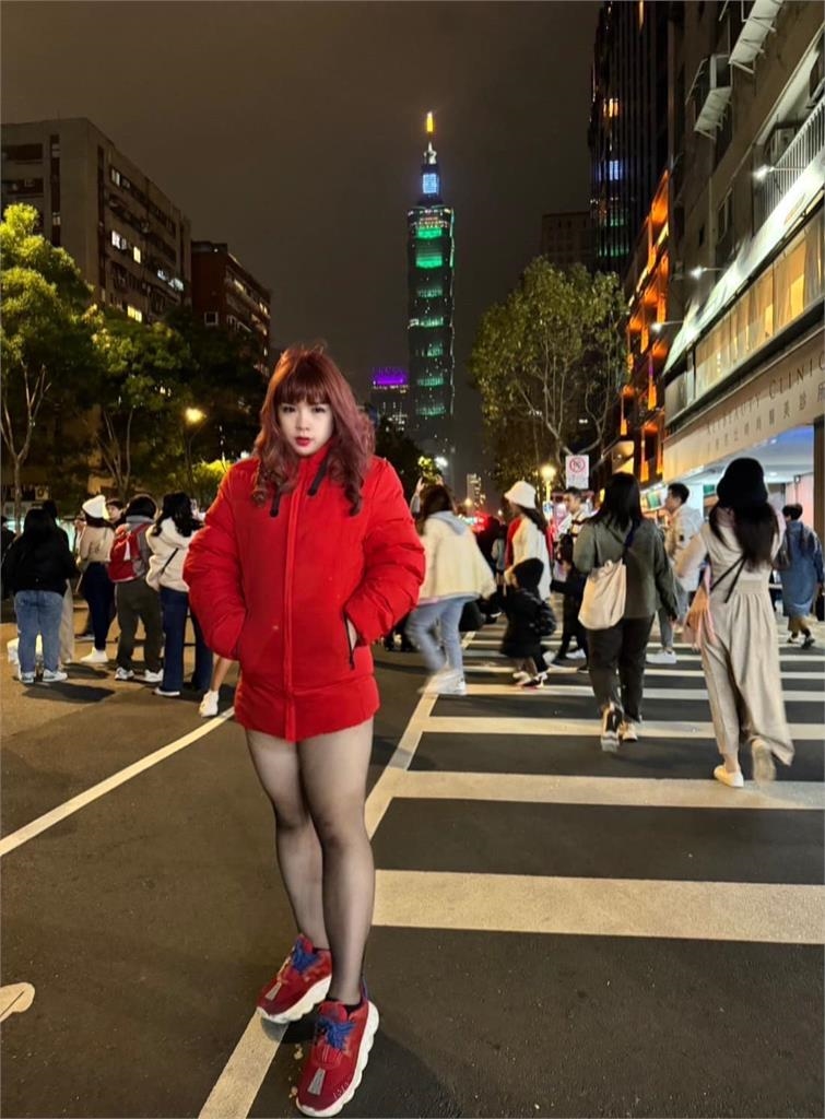 網紅「辣台妹」遭對向車撞飛急送醫！「正面車頭噴歪」最新傷況曝