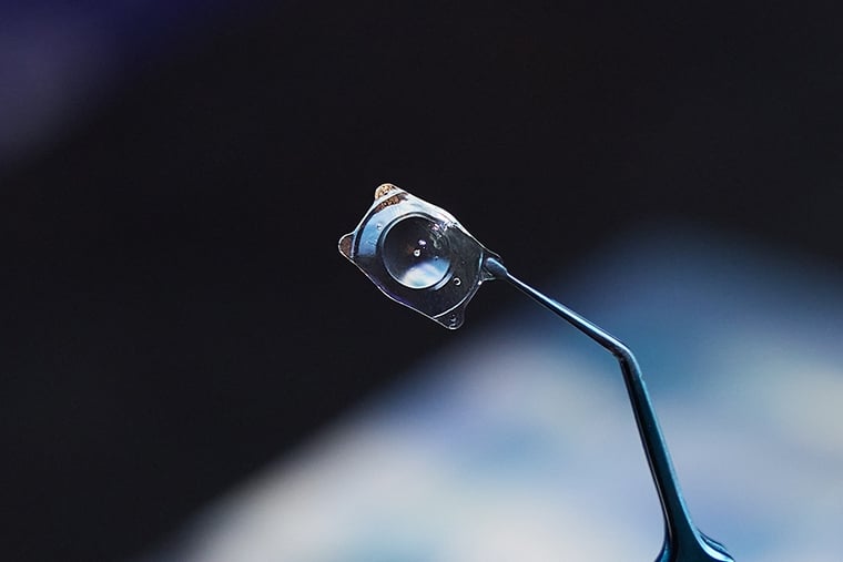 近視矯正不再受限角膜厚度 EVO ICL膠原蛋白眼內鏡改善千度近視