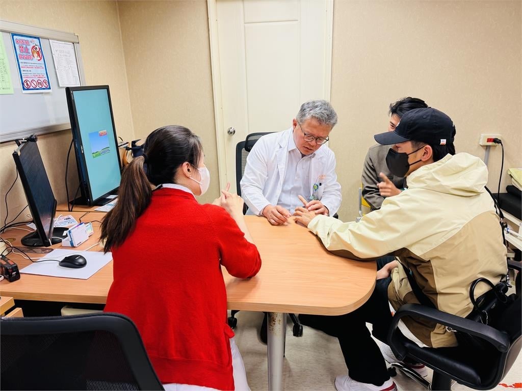 中職(影)/「台灣隊長」陳傑憲傷勢報告出爐!手指骨折預計癒合時間四至六週