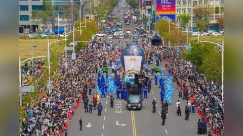 草帽海賊團降臨高雄 媽祖護航大遊行吸引萬人朝聖