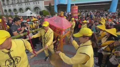 白沙屯媽祖起駕！　市長參選人﹑立委恭迎扶轎