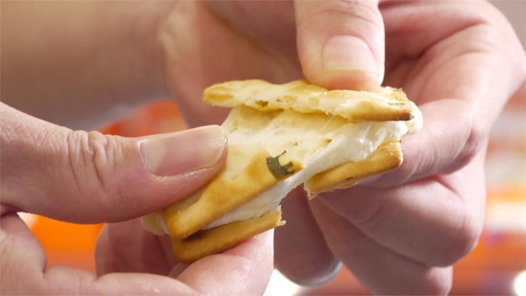 北市永康街「牛軋餅」人氣夯 週日一早現排隊人龍