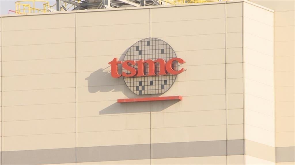 中東狂燒「AI題材沒災驚」？外媒點死抱10年「2檔保命股」全球GDP起飛看它