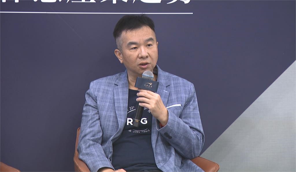 全球21品牌齊聚愛河灣 25艘豪華遊艇亮麗登場