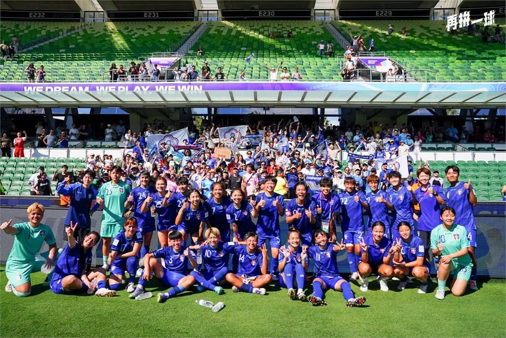 亞洲盃女足／場邊高喊Team Taiwan！中國選手「撞飛台灣守門員」超扯畫面曝