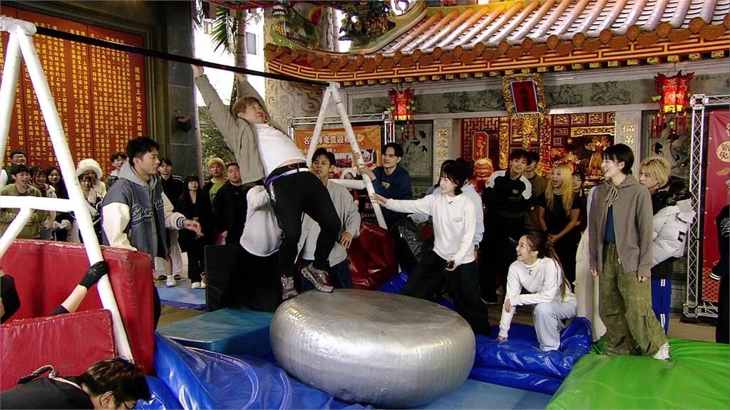 Voguing舞團炸翻全場！郭忠祐丟偶包挑戰「Vogue摔」全場沸騰